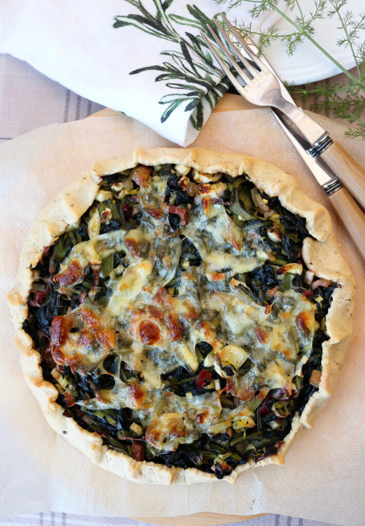 Galette con bietole, cipollotti e peretta