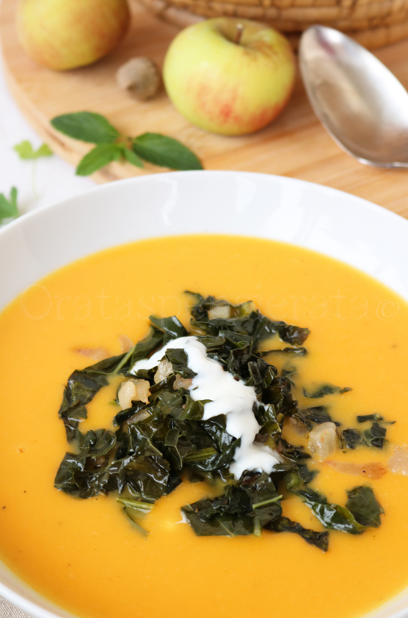 velluta di zucca con cavolo nero e guanciale