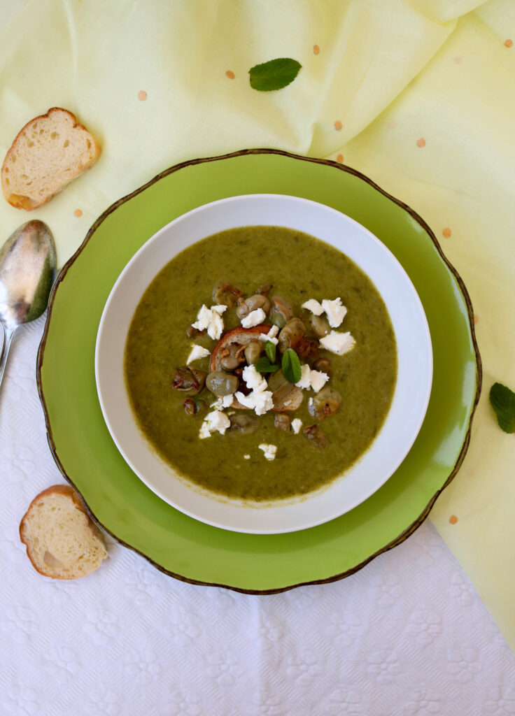 Crema di aglio selvatico con fave e formaggio di capra