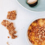 Crema al Moscato con croccantino di mandorle