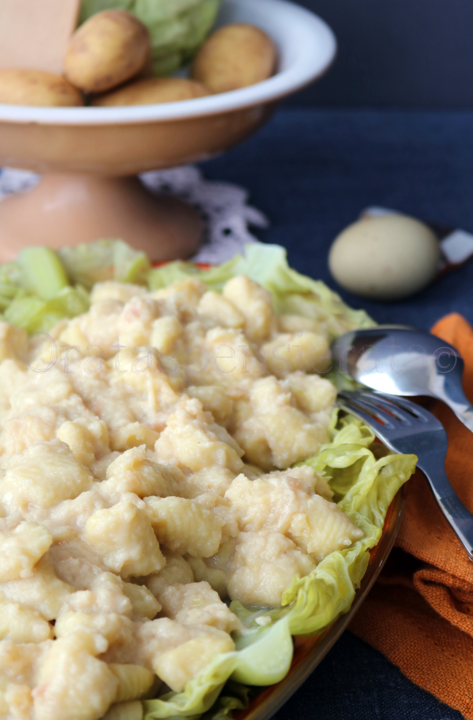 Gnocchi di patate e semola con verza e Casizolu
