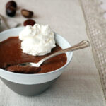 mousse au chocolat più le castagne