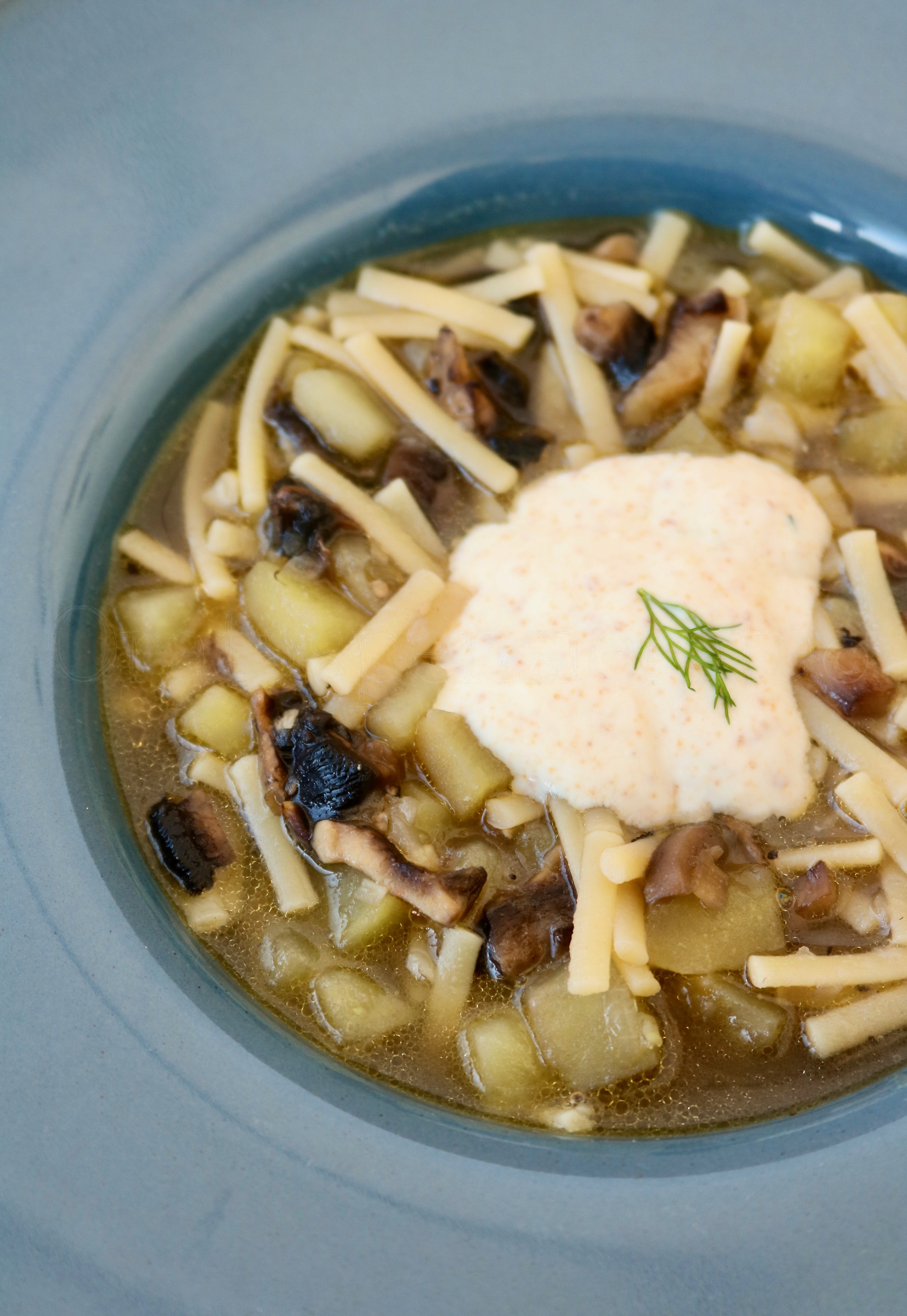 Pasta e patate con funghi e bottraga