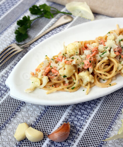 Spaghetti alla chitarra con salmone e cavolfiore