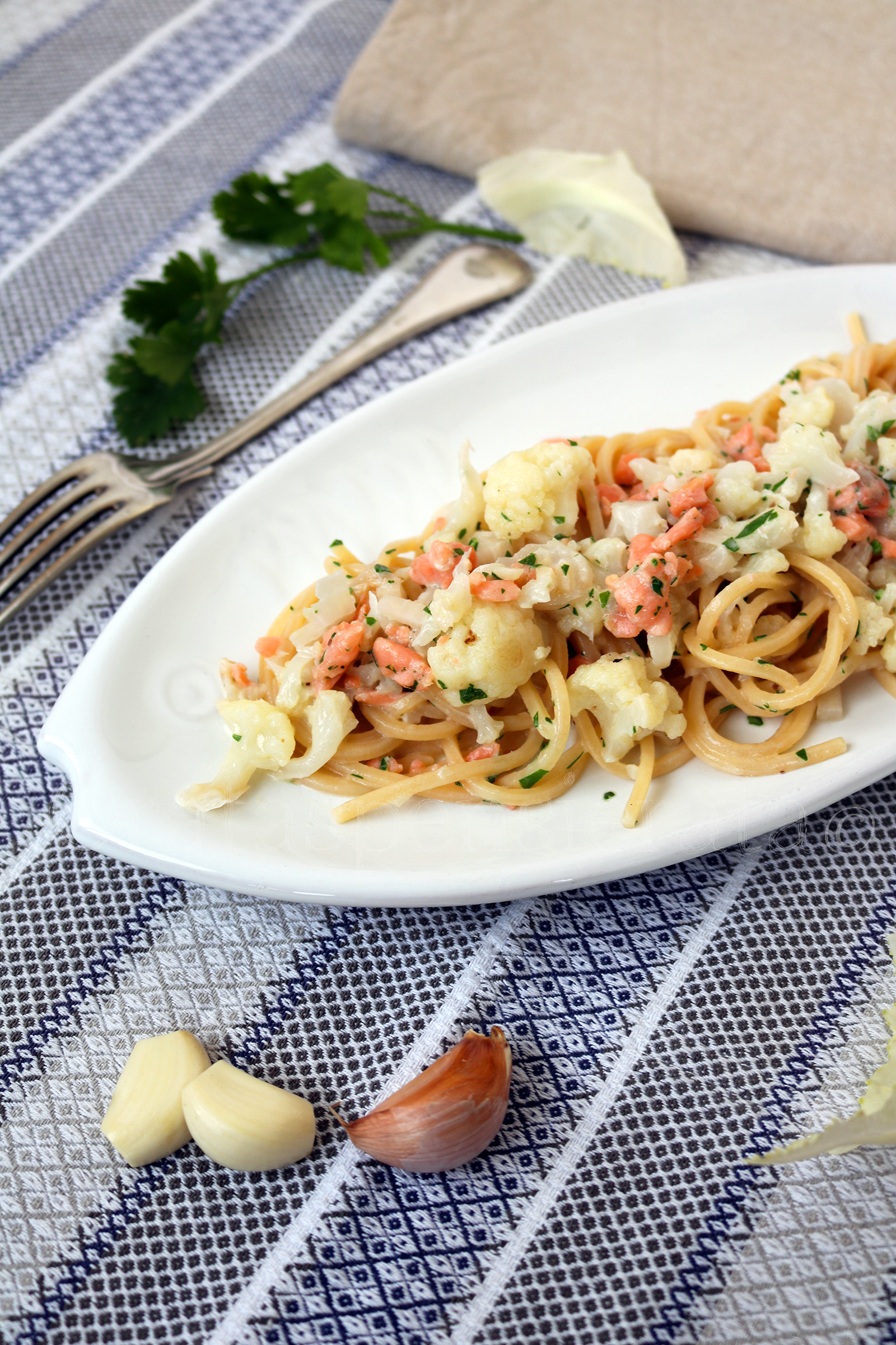 Spaghetti alla chitarra con salmone e cavolfiore