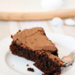 Torta di nocciole e cioccolato