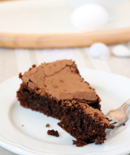 Torta di nocciole e cioccolato