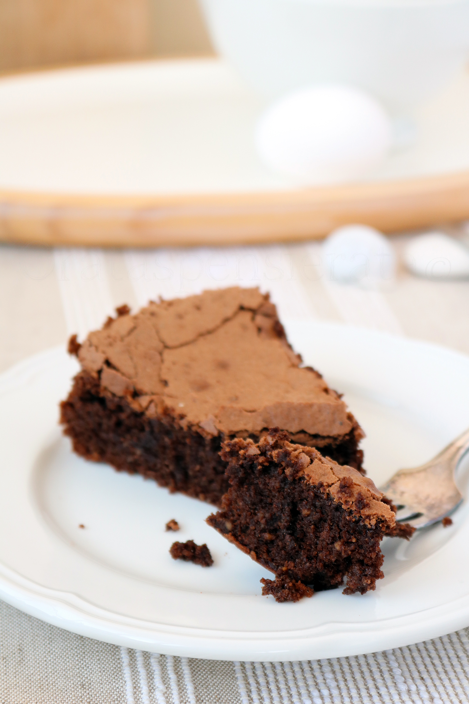 Torta di nocciole e cioccolato