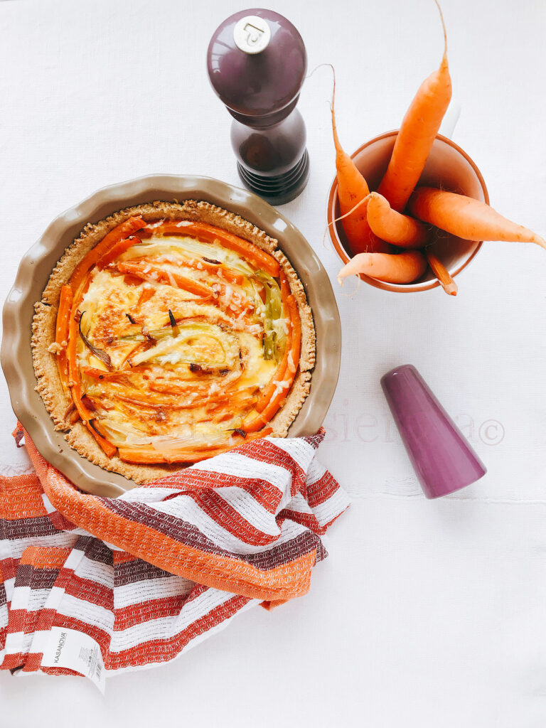 torta salata di carote e cipollotti