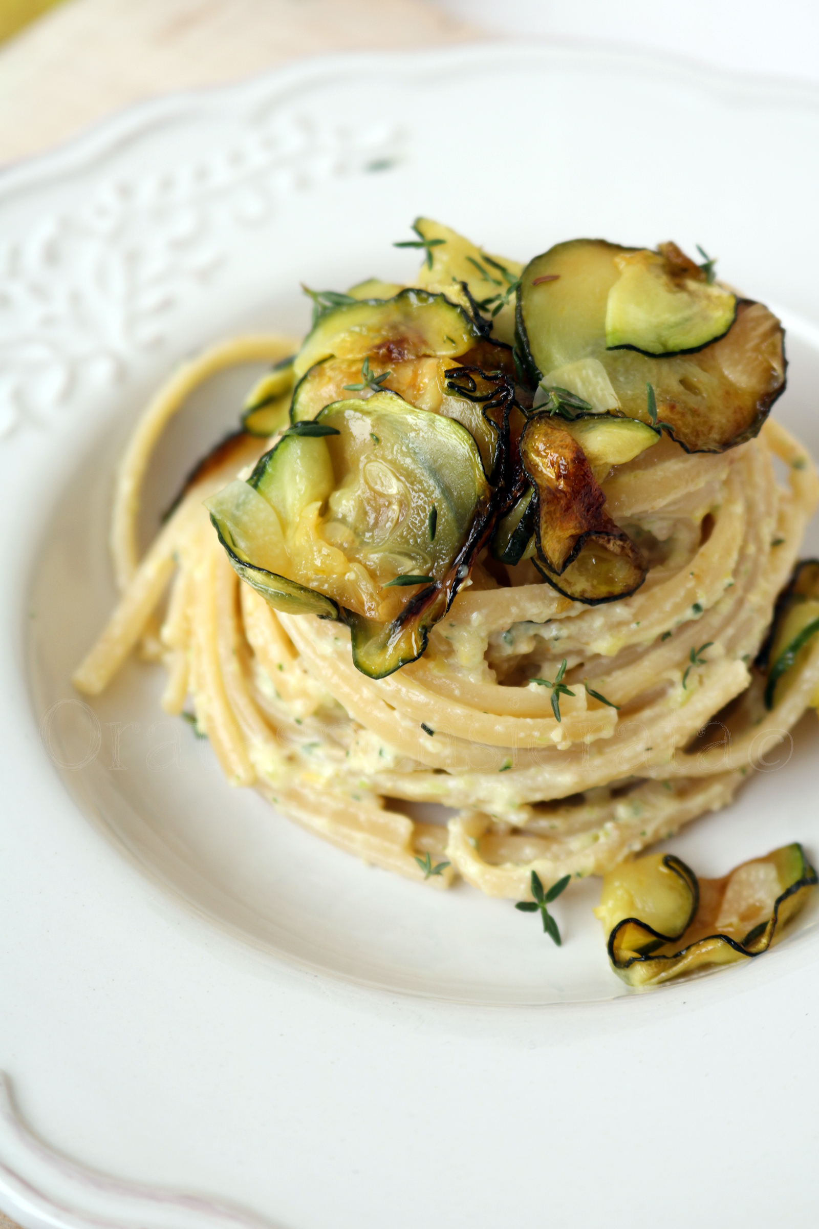 linguine & zucchine con ricotta & pinoli