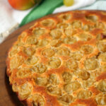 torta di ricotta, semi di papavero e uva