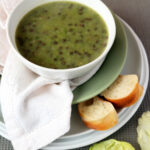 crema di lattuga e lenticchie nere