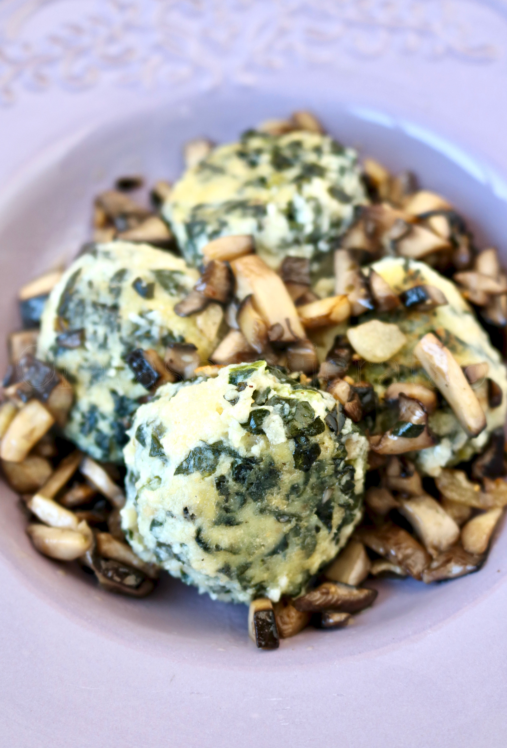 polpettine di cavolo nero e ricotta con i funghi