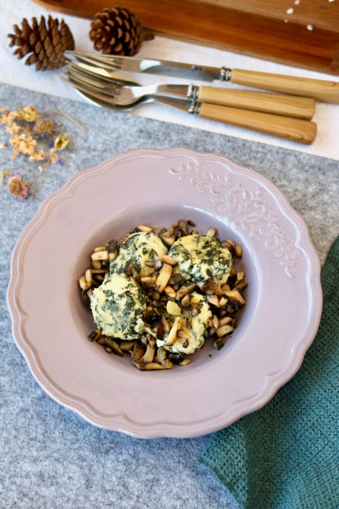 polpettine di cavolo nero e ricotta con i funghi