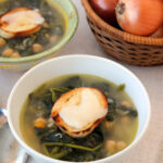 minestra di ceci e spinaci con crostino al casizolu