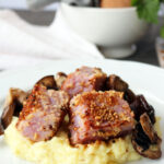 Tonno alle nocciole e semi di senape con purè di patate e funghi