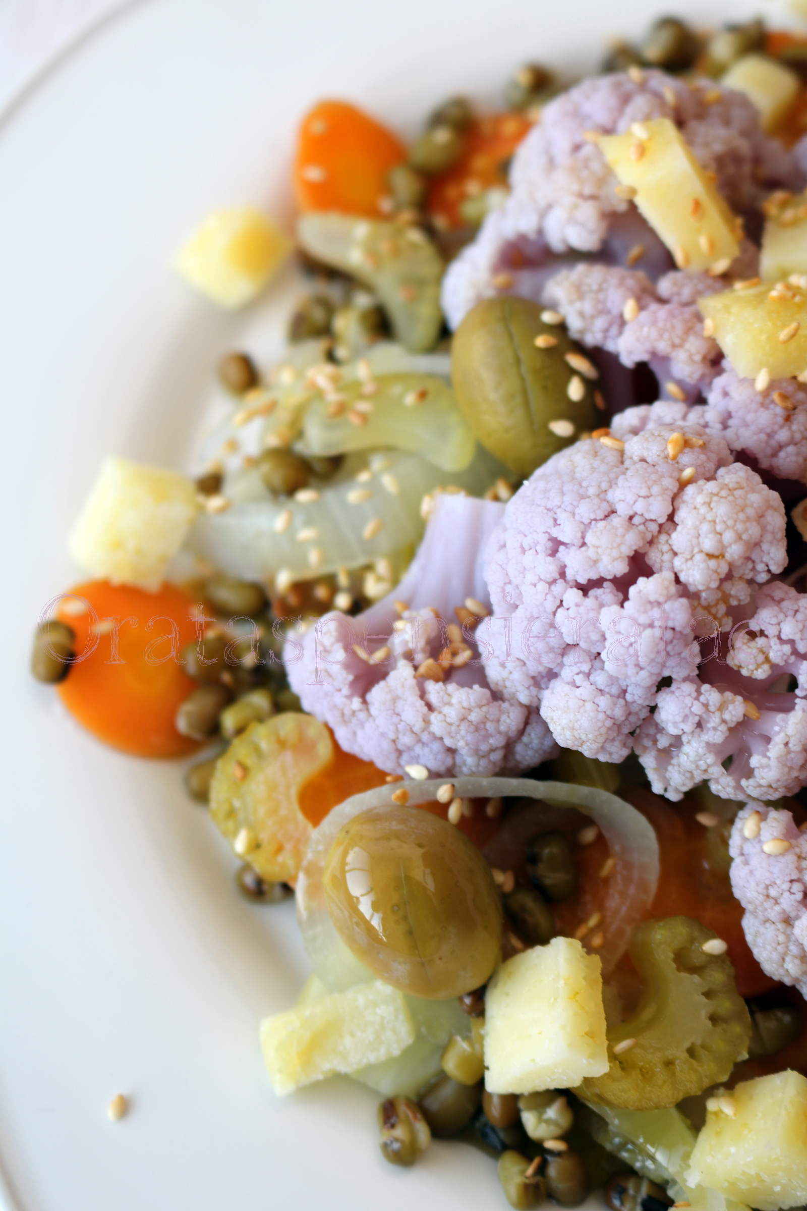 Insalata invernale con cavolfiore viola