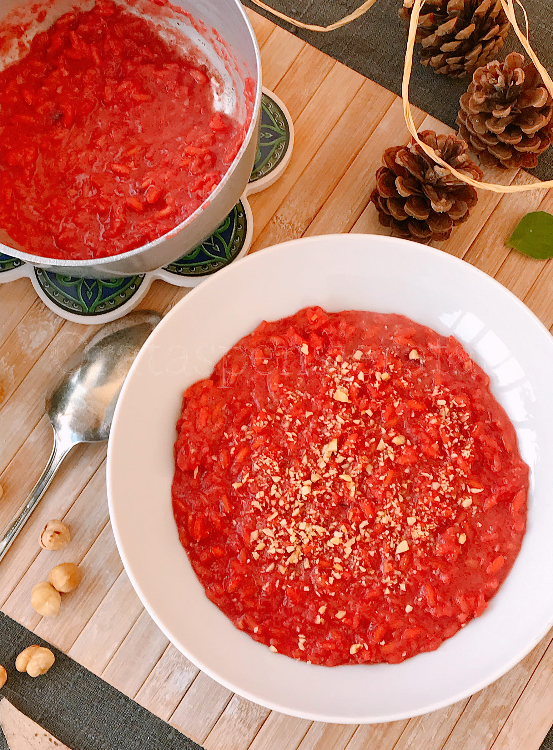 Risotto alla barbabietola e granella di nocciole
