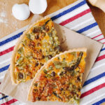 Crostata salata con asparagi e di tutto un po'