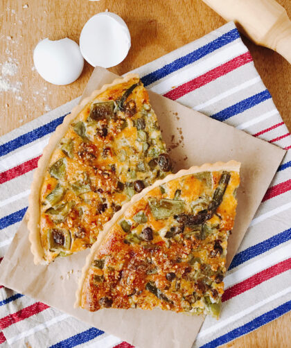Crostata salata con asparagi e di tutto un po'