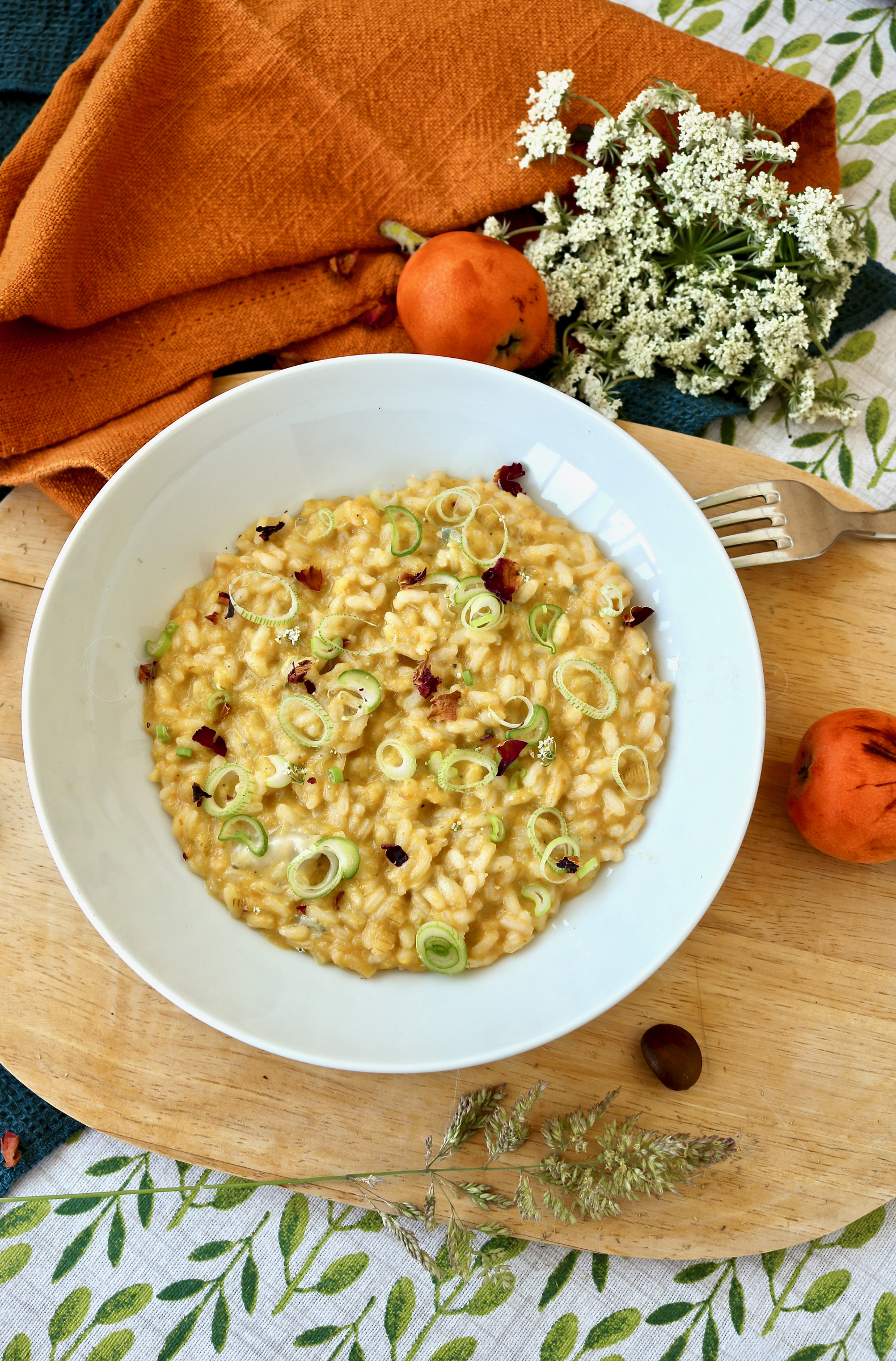 Riso alle nespole e formaggio erborinato di capra